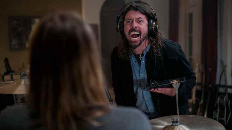 Dave Grohl - espeluznante en Studio 666 (Foto: SONY)