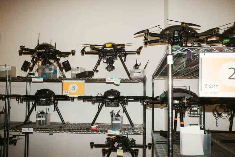 Los drones se instalan en la sede de ACSL en Tokio.  A fines de 2021, la compañía puso en producción en masa el primer dron 