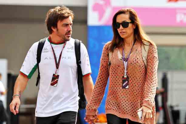 El día a día de Fernando Alonso y Andrea Schlager es activo.