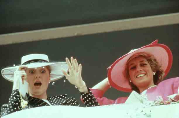 Sarah Ferguson (izquierda) recuerda cómo siempre se divertía con la princesa Diana. 