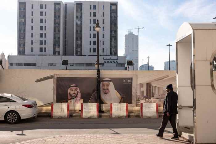 Un cartel en Riyadh que promueve la estrategia Vision 2030 del Príncipe Mohammed