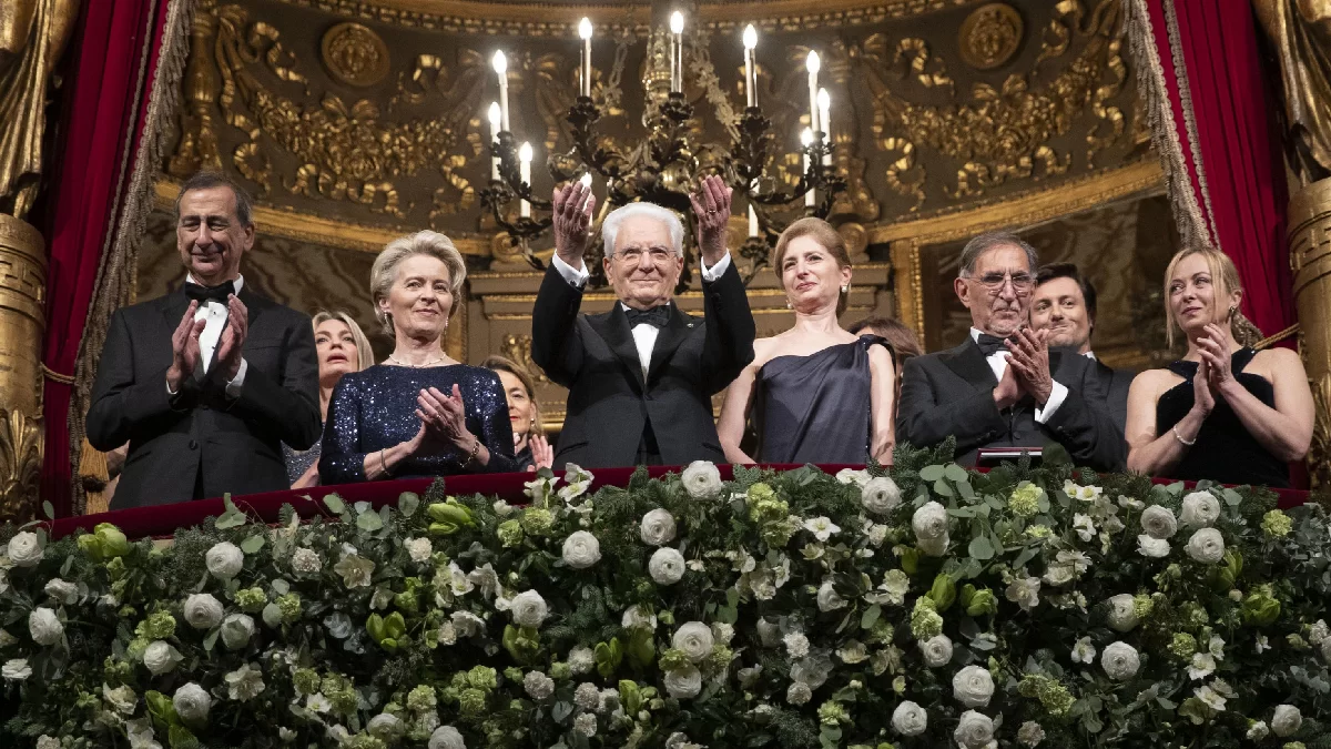 El presidente Sergio Mattarella recibió con cuatro minutos de aplausos el estreno de La Scala