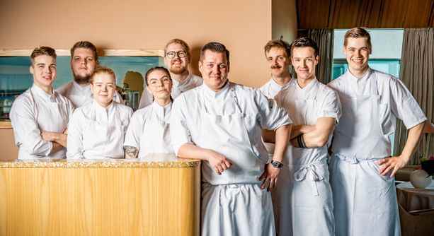 Le chef de cuisine du Restaurant Palace, Eero Vottonen, et son équipe. 