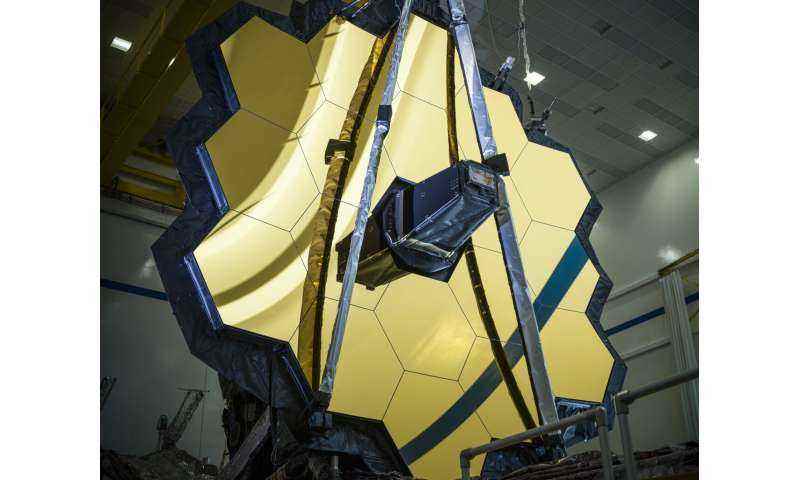 Uzay teleskopu, 1. yıldızları görmek için cüretkar bir arayışla fırlatıldı