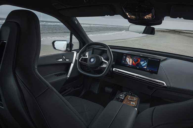 619 hp, 0-100 km/s 3,8 saniyede ve gerçekten renk değiştiren bir gövde.  BMW iX M60 elektrikli otomobil tanıtıldı