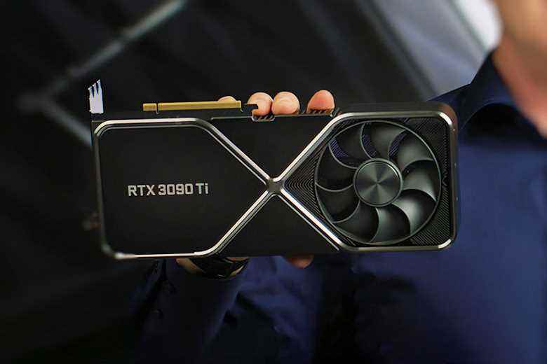 Nvidia, yeni amiral gemisi grafik kartının üretimini askıya alıyor.  GeForce RTX 3090 Ti'de donanım ve BIOS sorunları var