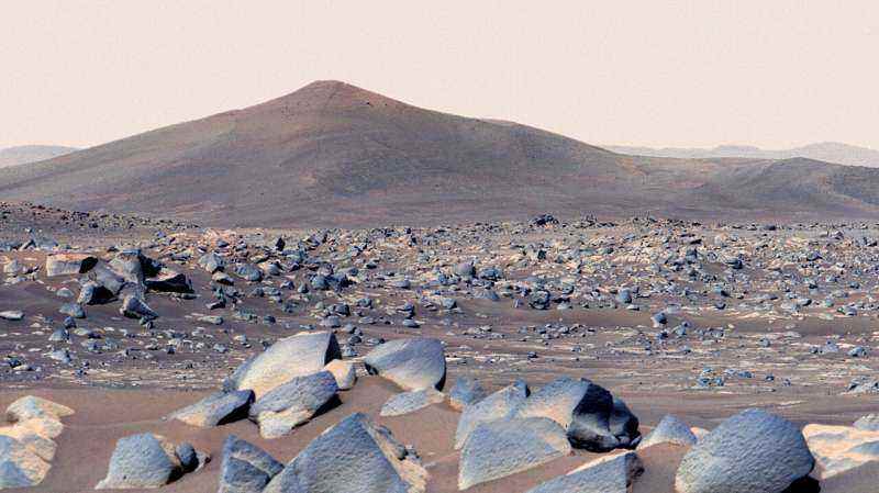 NASA'nın Azim, Mars'ta ilk yılını koşmayı öğrenerek kutluyor