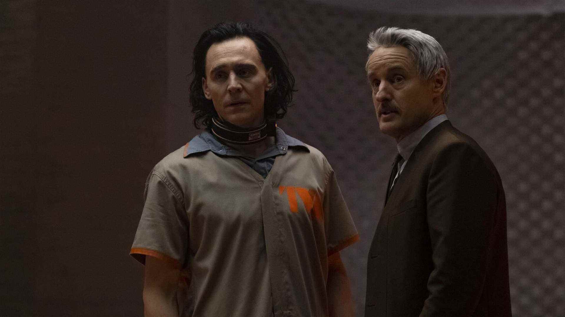 Loki bölüm 1'de Loki ve Mobius olarak Tom Hiddleston ve Owen Wilson
