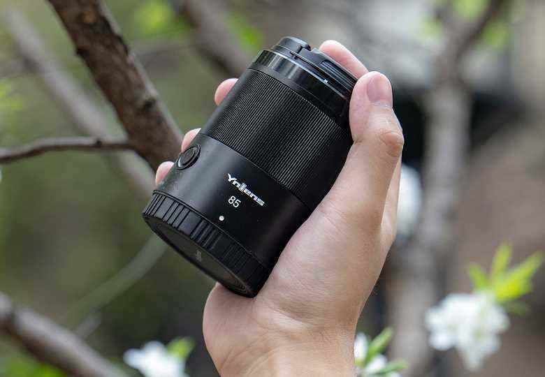 Nikon Z fotoğraf makineleri için tasarlanmış Yongnuo YN85mm F1.8Z DF DSM lens