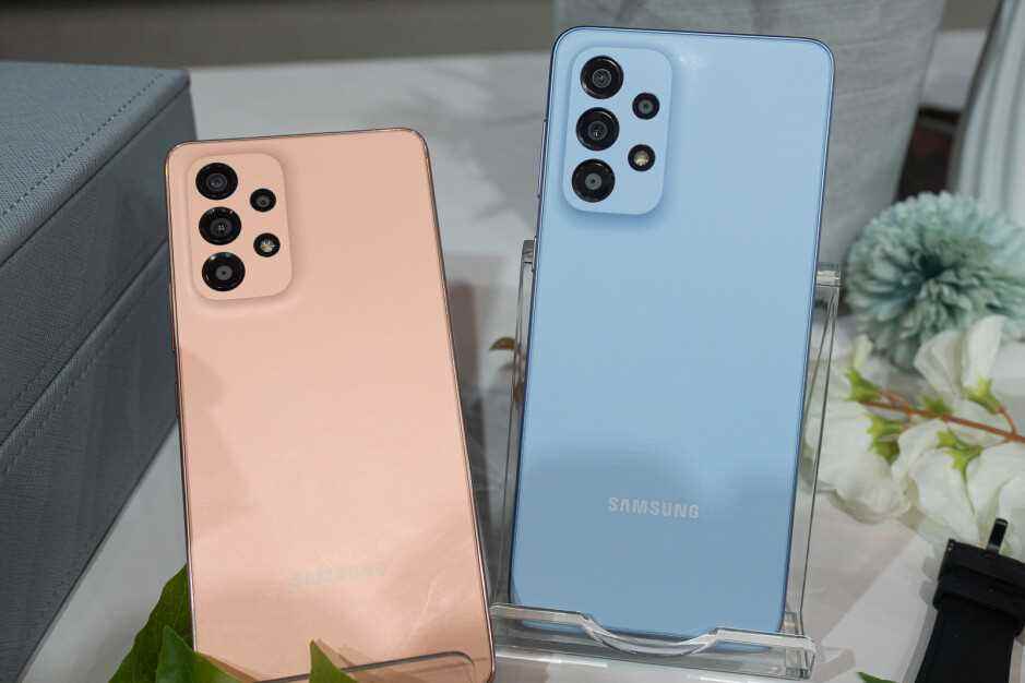 Galaxy A53 5G ve A33 5G orta sınıf teknik özellikler ve tanıdık tasarımla resmiyet kazandı