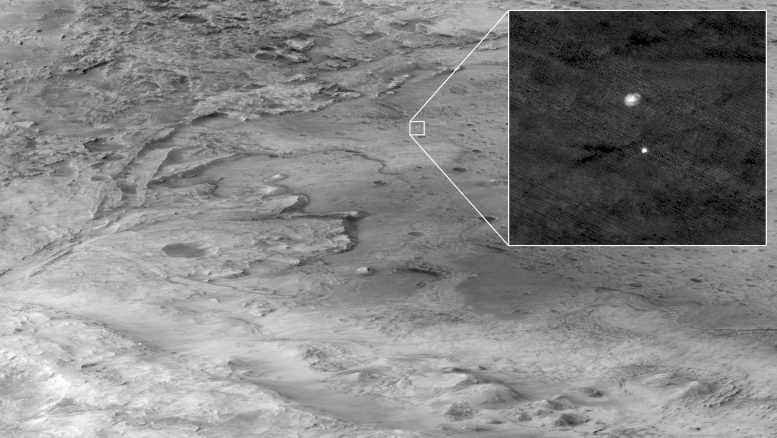 HiRISE Mars'a İniş Sırasında Azim Yakaladı