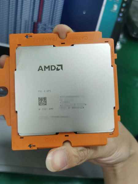 Intel böyle bir canavarla nasıl savaşacak?  96 çekirdekli Genoa işlemciler için AMD SP5 soketinin fotoğrafı ortaya çıktı