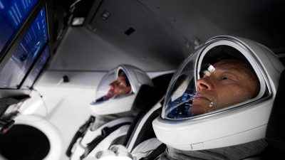 Mike Lopez-Alegria ve Larry Connor, SpaceX Eğitiminde