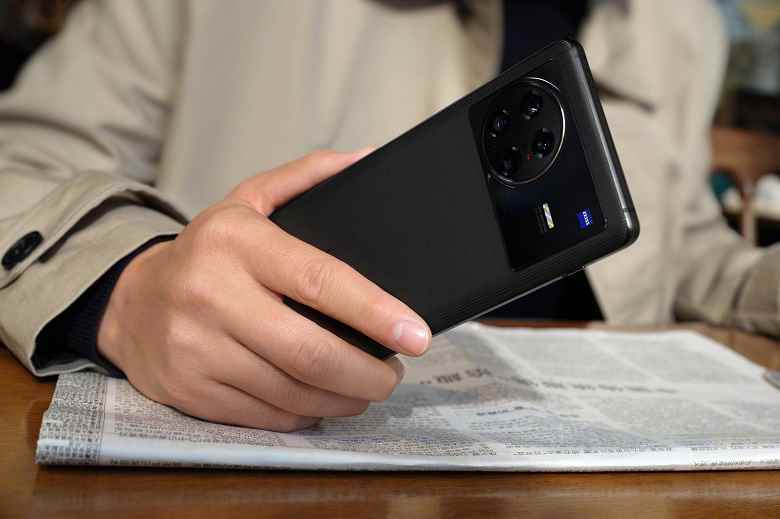 En iyi Vivo kameralı cep telefonu ve Samsung Galaxy S22 Ultra'nın güçlü bir rakibi böyle görünüyor.  Vivo X Note'un resmi görüntüleri