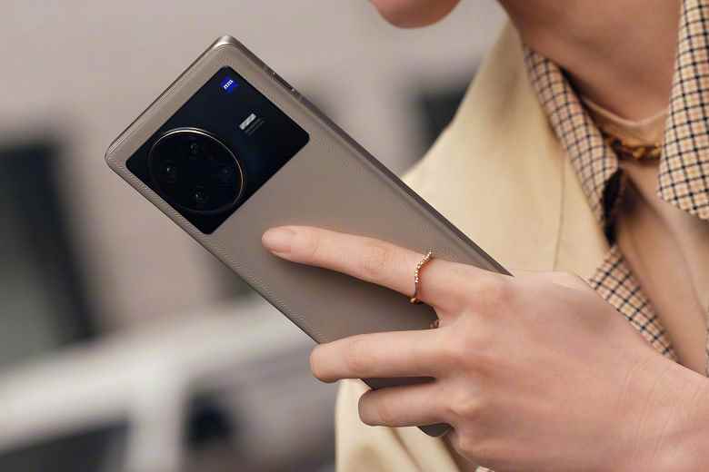 En iyi Vivo kameralı cep telefonu ve Samsung Galaxy S22 Ultra'nın güçlü bir rakibi böyle görünüyor.  Vivo X Note'un resmi görüntüleri