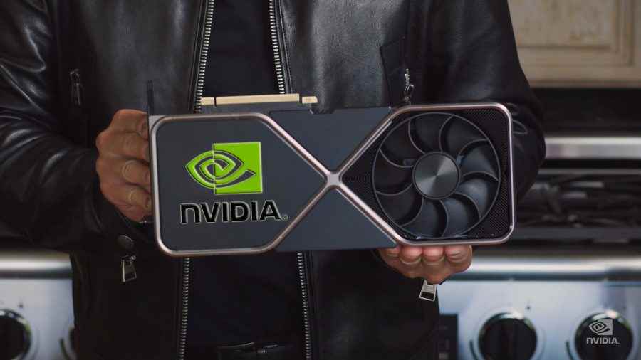 RTX 4080: Nvidia CEO'su solda logolu grafik kartı tutuyor