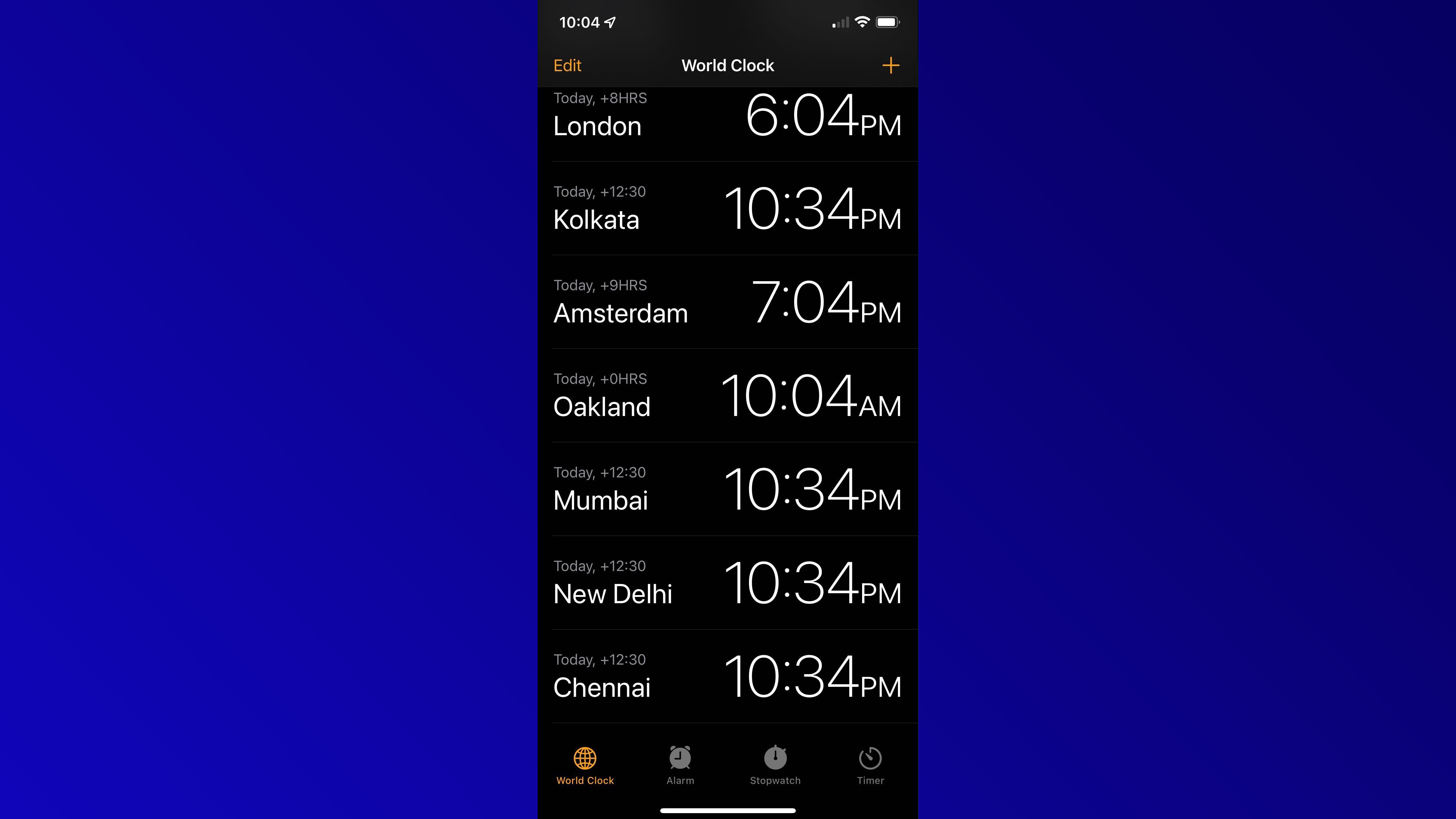 Hindistan'daki mevcut 4 şehrin tümünü gösteren ios 15 Dünya Saati liste görünümü
