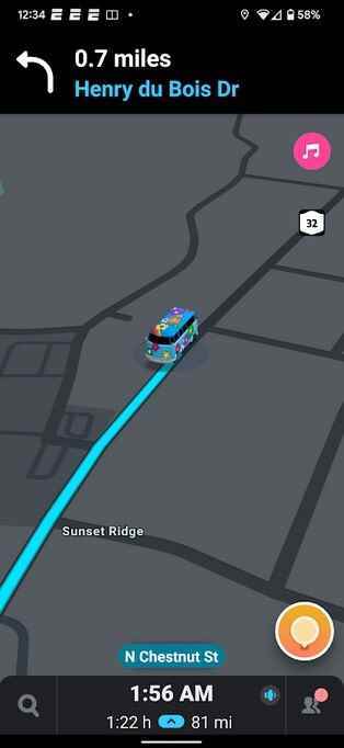 Waze'de VW otobüsüne binerken Çiçek Gücü - Waze Retro Modu ile zamanda geriye gidin ve hedefinize giderken bir VW otobüsü sürün