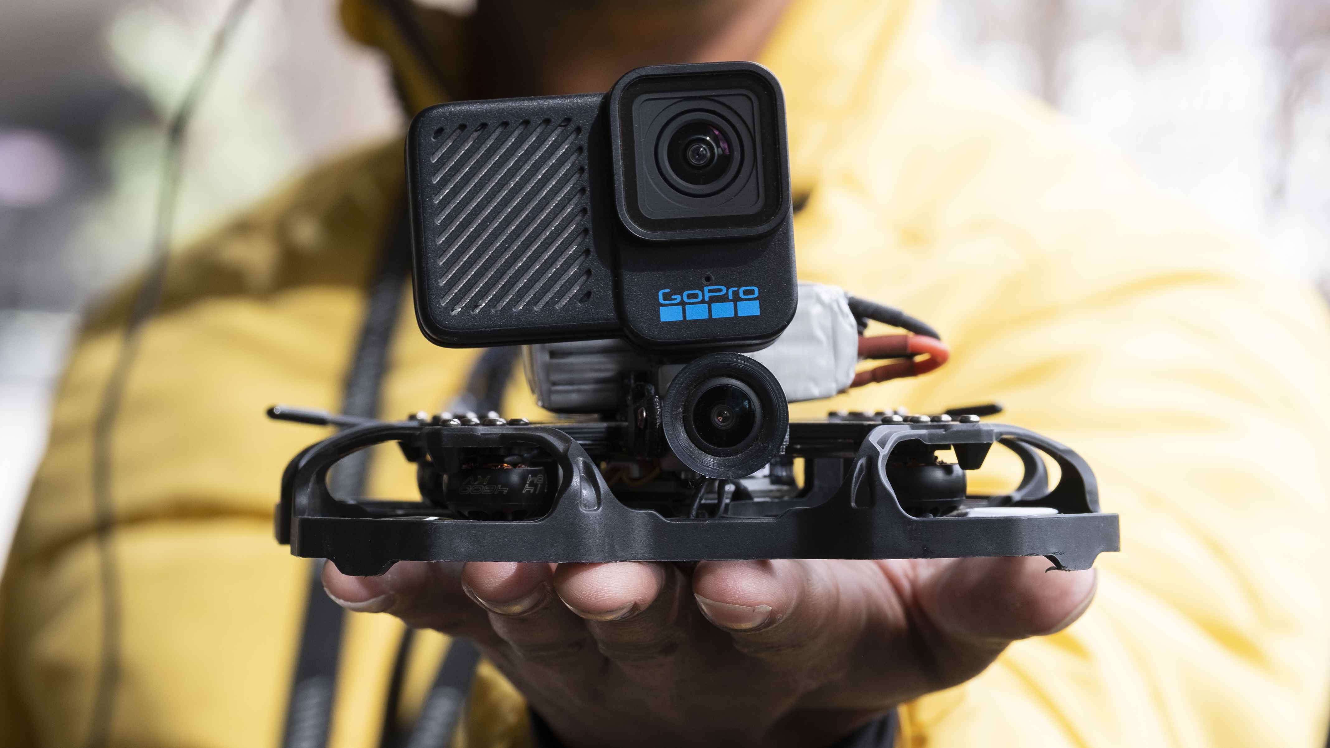 Bir FPV drone üzerinde GoPro Hero 10 Black Bones kamera