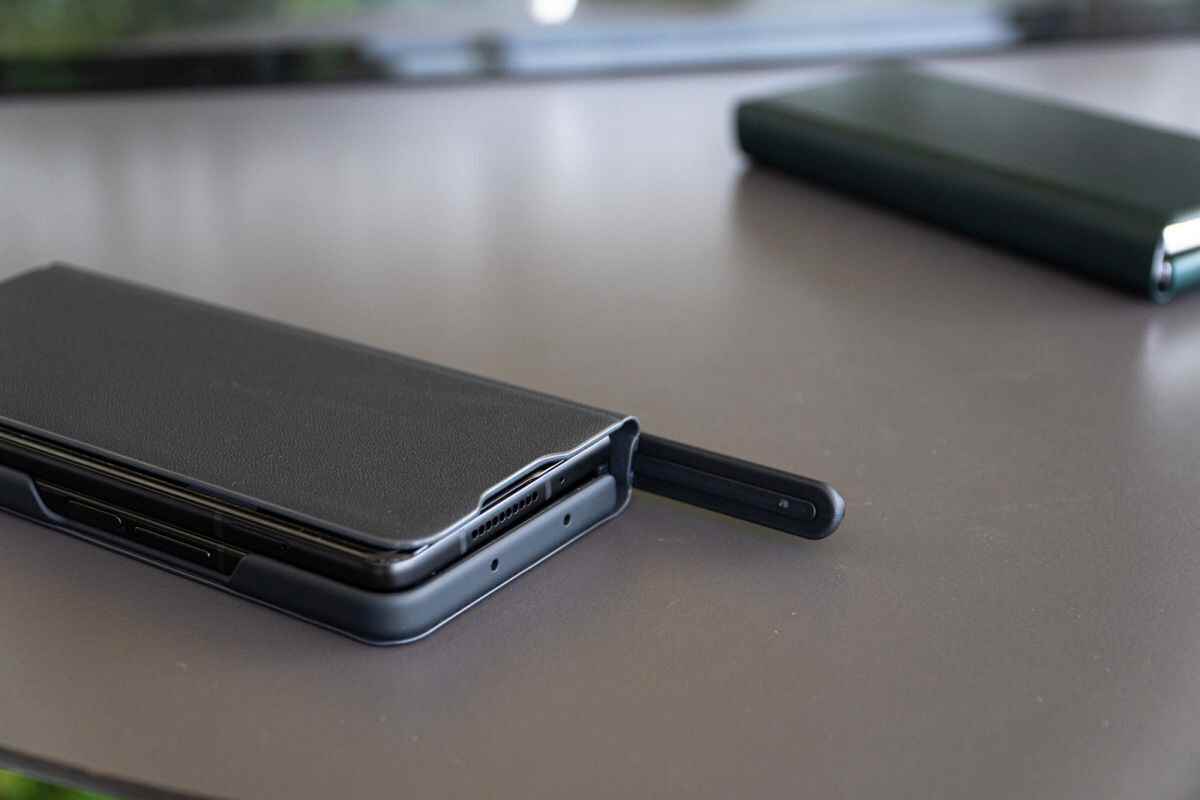 S Pen kılıflı Z Fold 3 - Birinci kareye dönüş: 'Daha ince' Samsung Galaxy Z Fold 4 için yerleşik S Pen yok