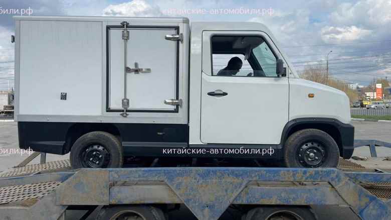 1 ton yük kapasiteli küçük bir elektrikli Çin kamyonu.  WOLV FC25 zaten Rusya'da görüldü 