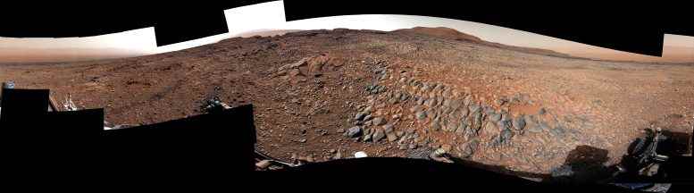 Curiosity Rover Panorama “Gator Back” Kayaları