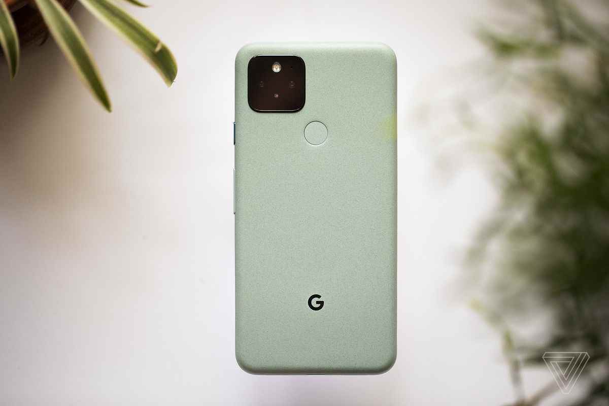 Google Pixel 5, “Sorta Sage” yeşil renginde