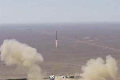 Çin Uzun Yürüyüş-2F roketi, Shenzhou-14 uzay aracını üç taikonotla yörüngeye fırlattı.  Altı ay uzayda kalacaklar ve bu süre zarfında ulusal yörünge istasyonunun yapımını tamamlayacaklar.