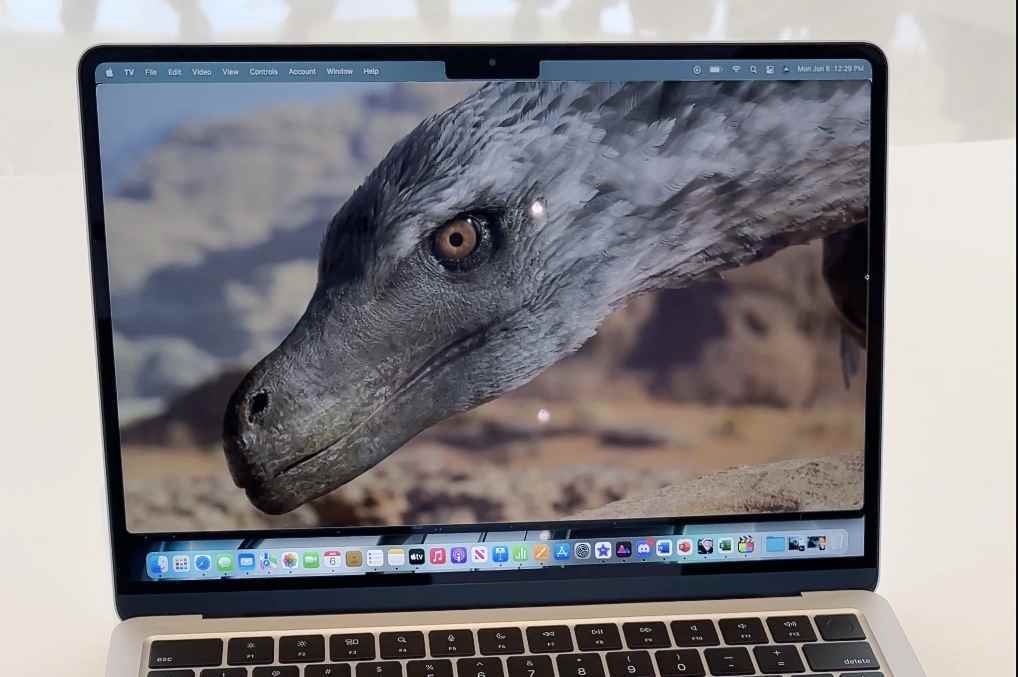 MacBook Air 2022 ekranı