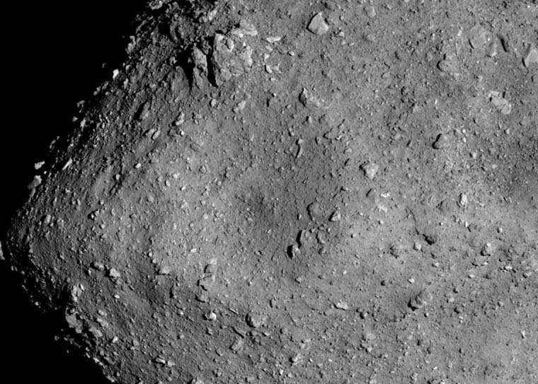 Bilim adamları, hızlanan asteroitten koparılan kayaların ilk analizini yayınladılar