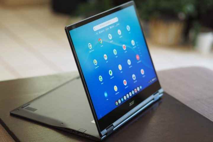 Ekranı gösteren Acer Chromebook Spin 513 medya modu.