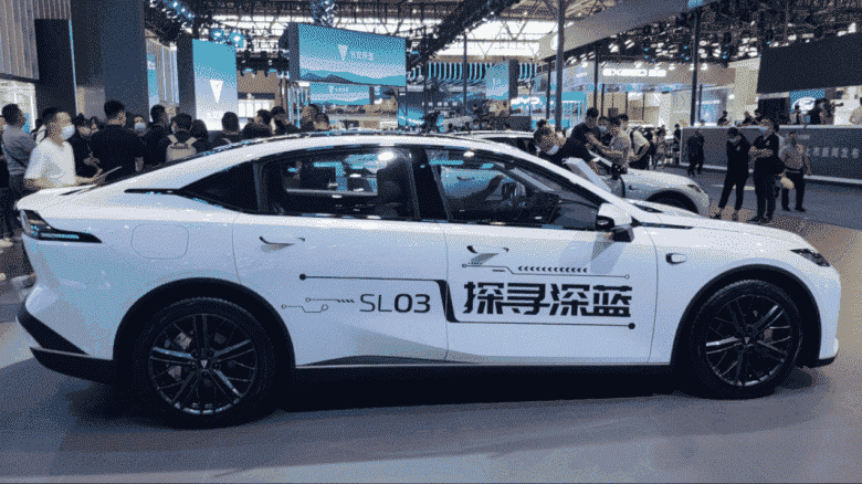Tek şarjla 700 km, 258 hp  ve fiyatı sadece 27.000 dolar.  Elektrikli otomobil Changan Shenlan SL03'ün Çin'de satışları başladı, Tesla Model 3'ten neredeyse iki kat daha ucuz