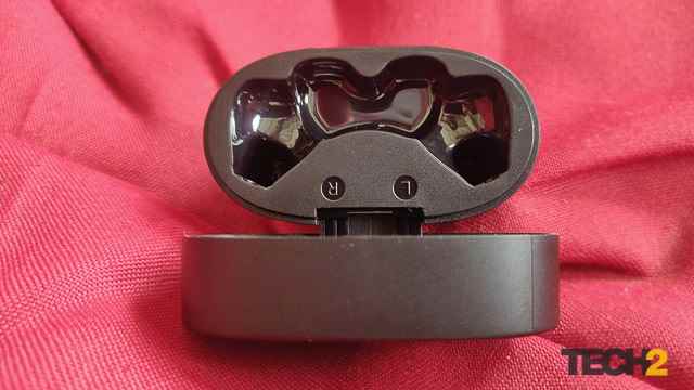 Philips TAT2206BK TWS Kulaklık İnceleme Şarj çantası