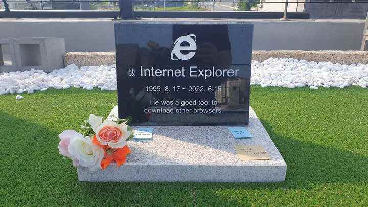 Internet Explorer mezar taşı Güney Kore'de viral oldu