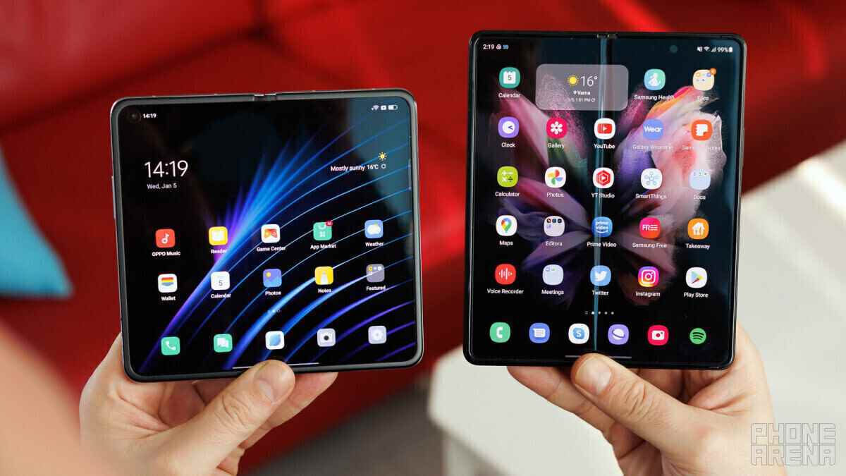 Oppo Find N (solda) ve Galaxy Z Fold 3 (sağda), 2022'de sahip olduğumuz birkaç katlama seçeneğinden sadece ikisi, pazar büyüyor - Kararsız Google, Apple'ı yakalamaya çalışırken, Samsung ilerlemeye devam ediyor (Pixel Fold, Pixel İzle, Piksel 6)
