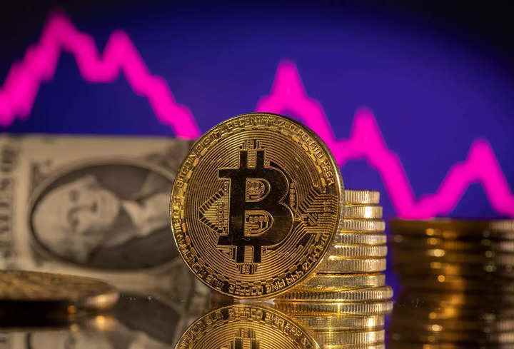 Kripto para birimi satışları derinleştikçe Bitcoin değeri %70'in üzerinde düşüyor