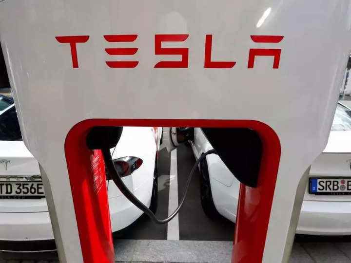 Tesla, enflasyon ısırıkları olarak Amerika Birleşik Devletleri'ndeki arabalar için daha fazla ücret talep edecek