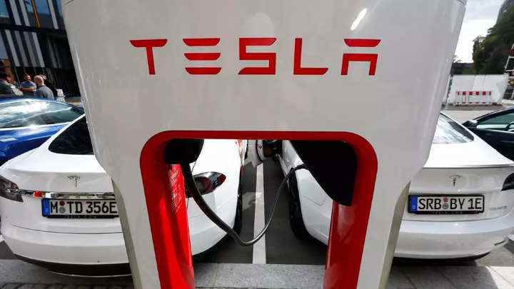Tesla 'sanal enerji santrali', kullanıcılara enerjiyi şebekeye geri göndermeleri için ödeme yapacak