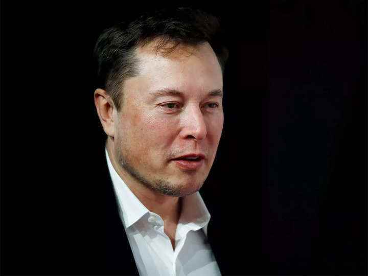 Elon Musk: Tesla'nın yeni araba fabrikaları "milyarlarca dolar kaybetmek"