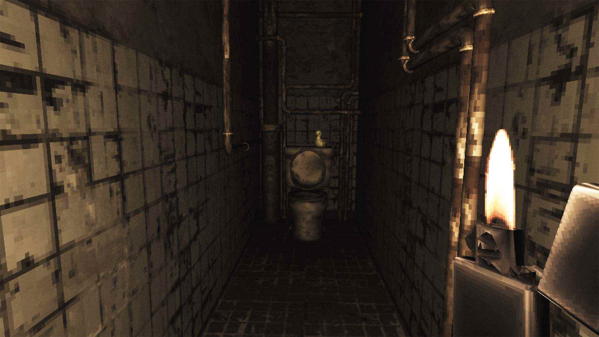 Tuvaletlerde karanlık, kiremitli bir koridorda çakmak tutan oyuncu