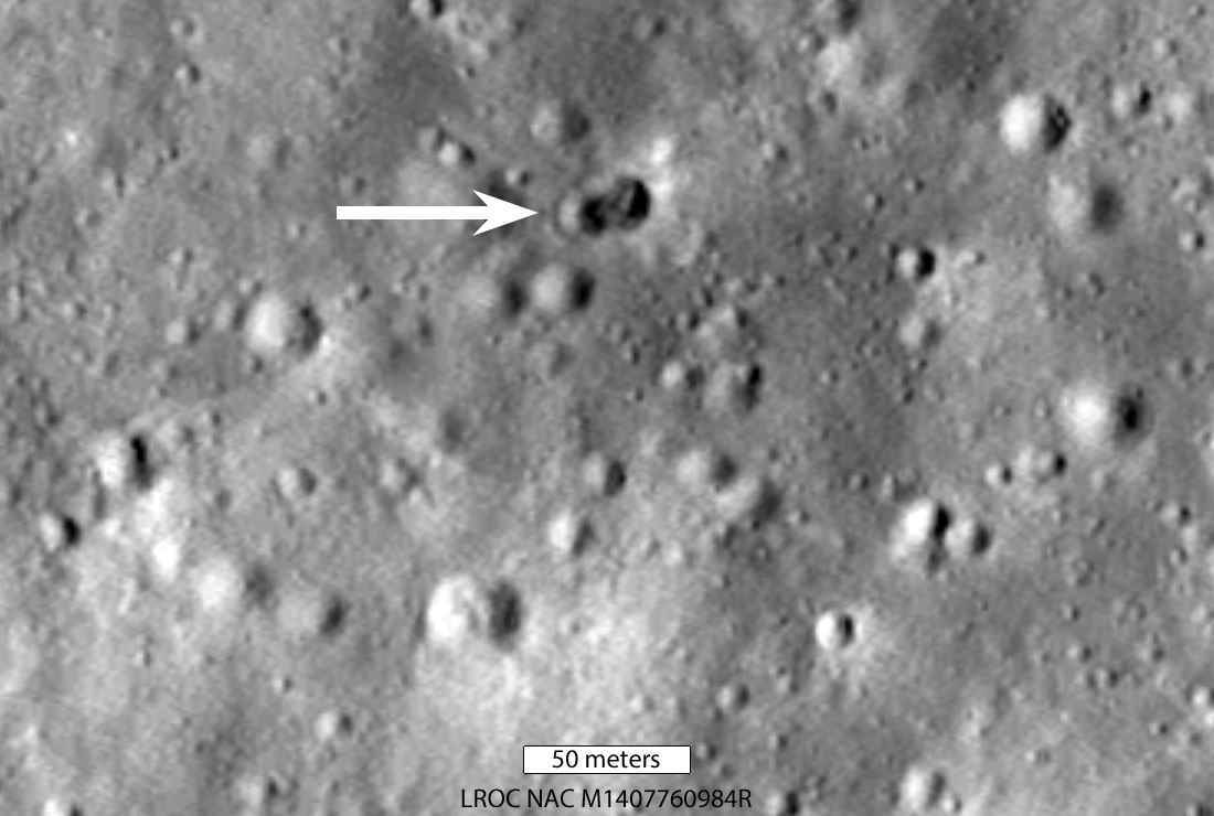 Ay yüzeyinin ve yeni kraterin görüntüsü