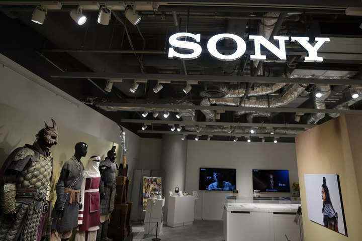Sony, oyun endüstrisi mücadele ederken kar projeksiyonunu düşürdü