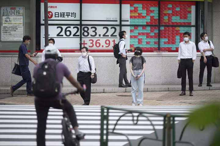 Yatırımcılar ucuz teknoloji hisseleri satın alarak Japonya'nın Nikkei endeksini yüzde 1 artırdı