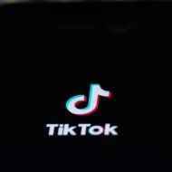 TikTok'ta açık bir akıllı telefon.