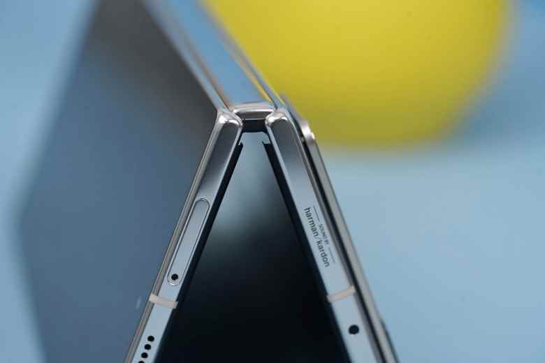 Dünyanın en ince akıllı telefonu Xiaomi Mix Fold 2 şimdiden siparişe hazır