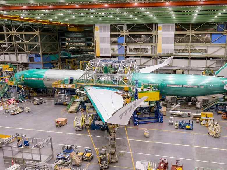 Günün fotoğraf galerisi: Dünyanın en büyük yolcu uçağı Boeing 777X, katlanır kanat uçlarıyla bu şekilde test ediliyor