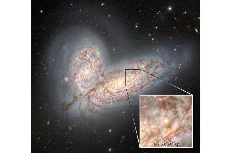 İkizler Kuzey Görüntüsü'nde çarpışan galaksiler göz kamaştırıyor