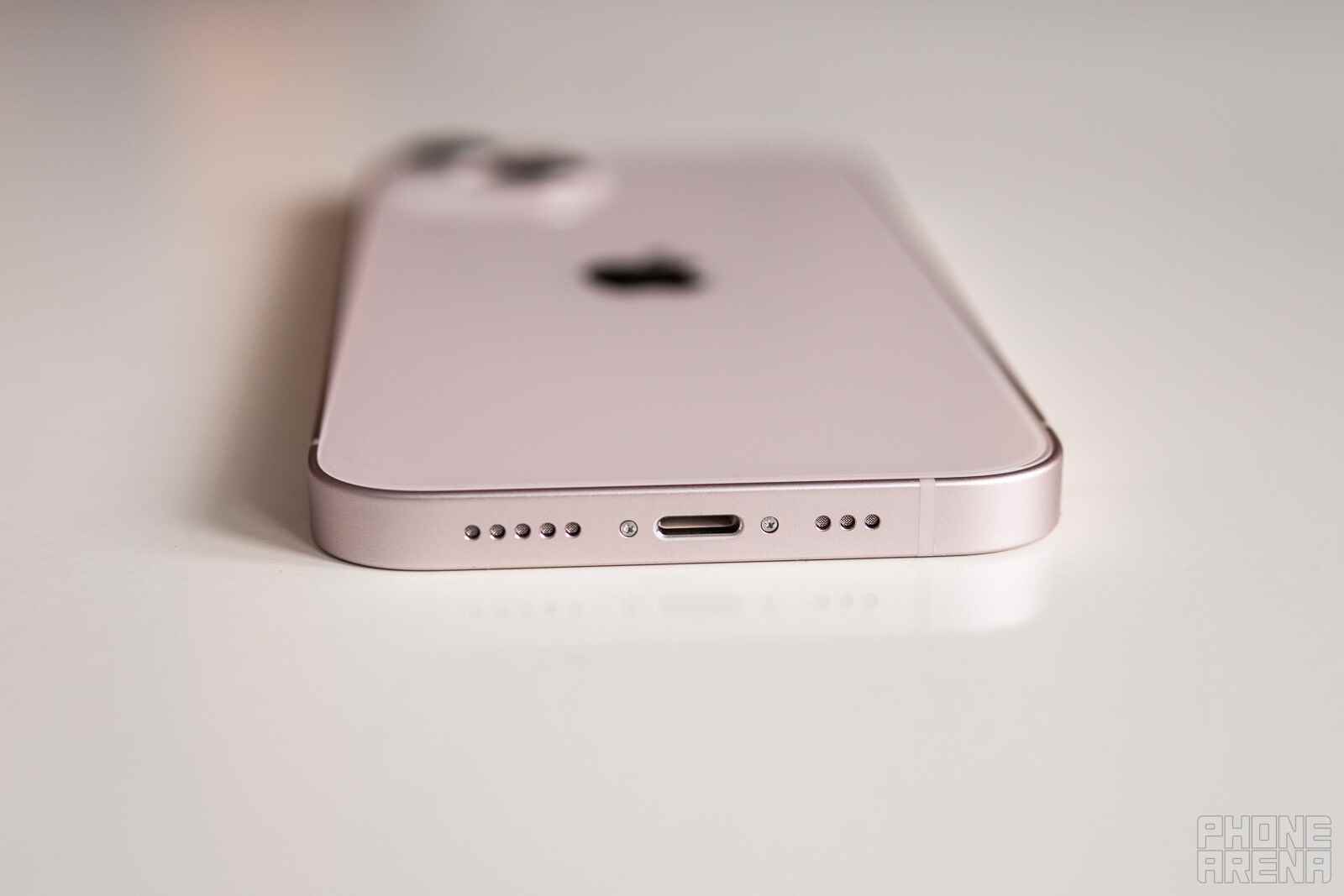 Bir iPhone 13'ün Yıldırım bağlantı noktası - iPhone 14: Bu bir güç esnekliği, ancak buna ihtiyacımız var mı?  Bunun yerine buna ihtiyacım var ve hala kayıp…