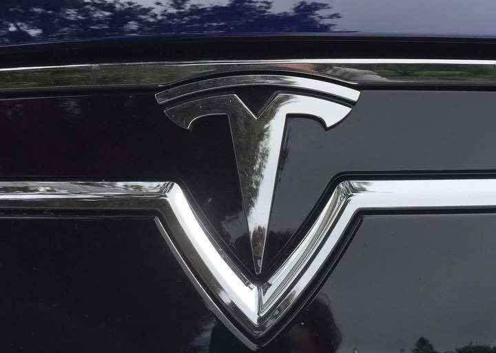 ABD ajansı, Tesla'nın tam kendi kendine sürüş olan Autopilot hakkında yanlış iddialarda bulunduğunu söyledi