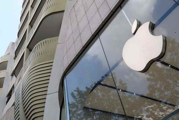 Apple'ın çalışanların çanta çekleri üzerindeki 30 milyon dolarlık anlaşması mahkeme onayı aldı